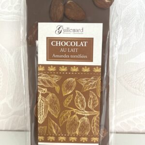 Chocolat au lait aux amandes