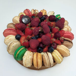 Tarte macarons aux fruits rouges