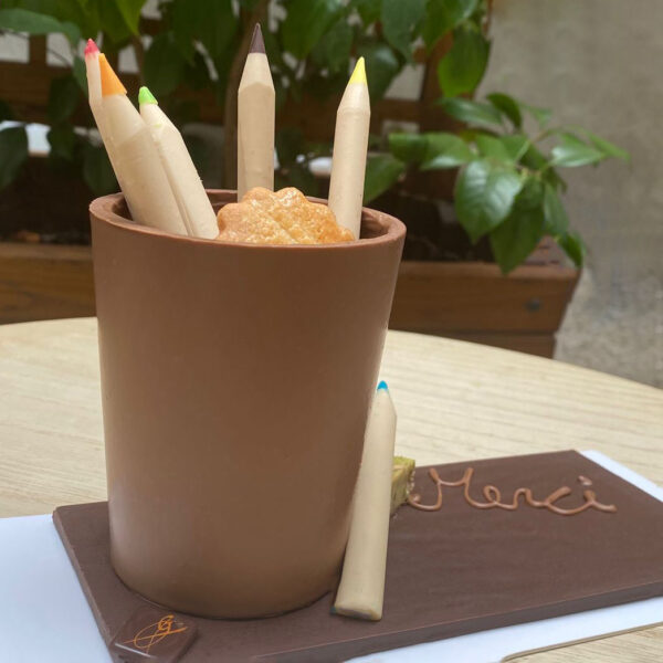 Pot à crayons en chocolat "Merci"
