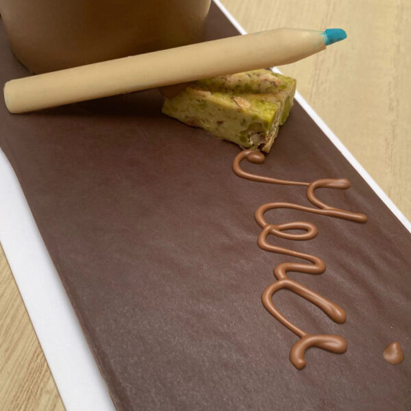 Pot à crayons en chocolat "Merci"