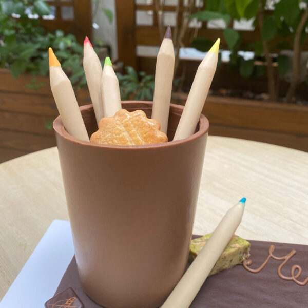 Pot à crayons en chocolat "Merci"