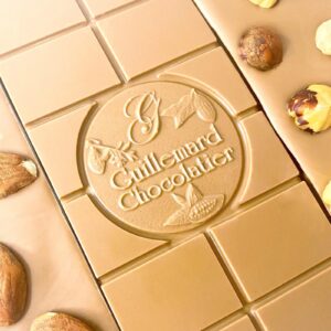 Tablettes de chocolat blond