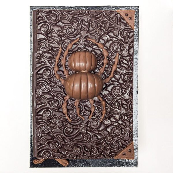 Grimoire garni en chocolat