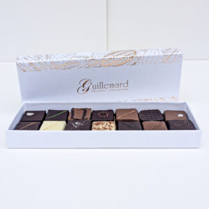 Coffret de chocolats cabosses rectangle blanc et or
